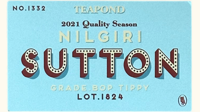 ティーポンドの2021年ニルギリサットン茶園の説明カードの表面