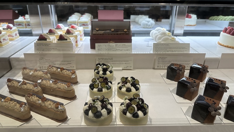 マンダリンオリエンタル東京 グルメショップのケーキケース