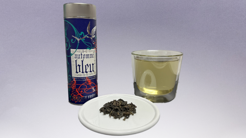 マリアージュフレール オトンヌ ブルーのお茶缶と茶葉と淹れた青茶