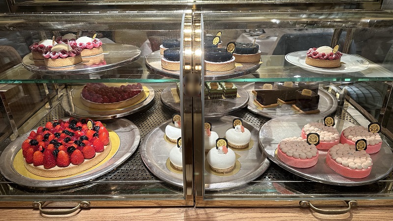マリアージュフレール銀座本店 ランチ ケーキケースの背面