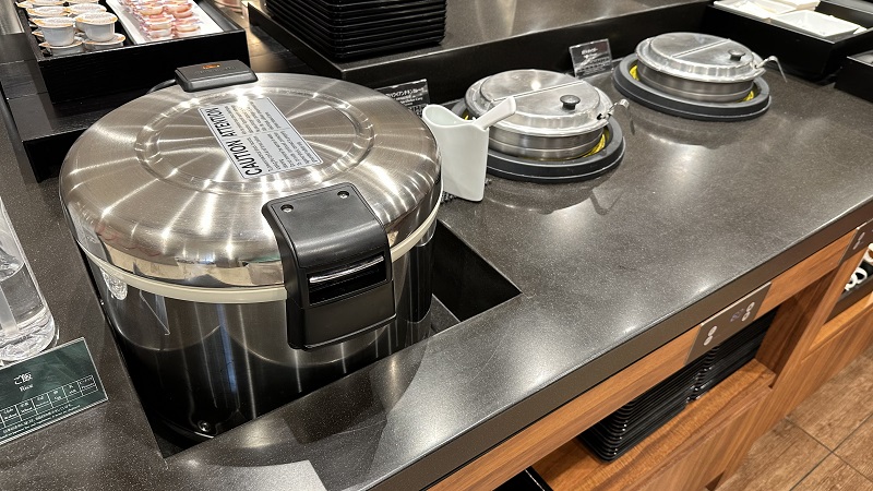 ダニエルKイノウエ国際空港 サクララウンジ ハレのご飯