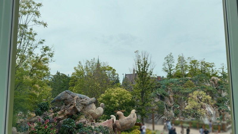 ファンタジースプリングスホテル グランパラディラウンジの窓からの景色